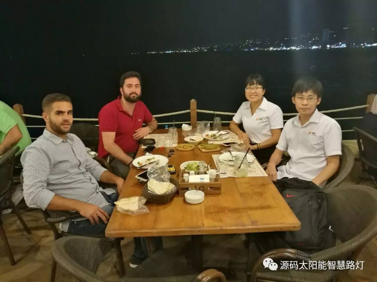 太陽能路燈，太陽能平板燈，光伏產(chǎn)業(yè)，綠色節(jié)能，太陽能路燈廠家