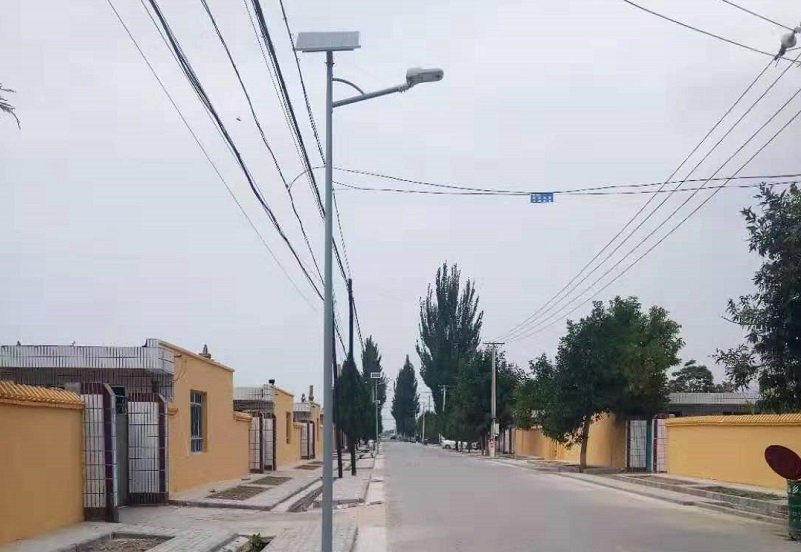 制造太陽能路燈核心部件探討